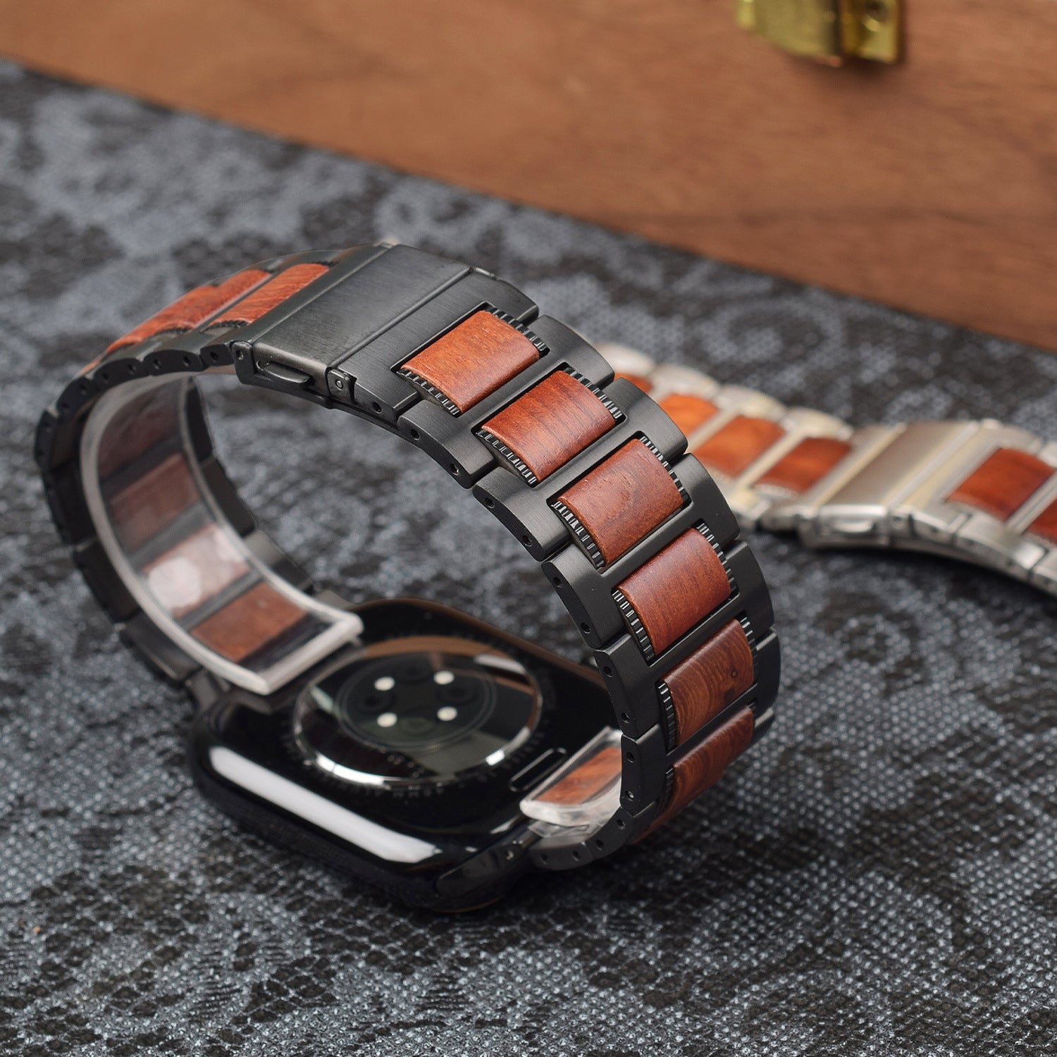 Bracelet Apple Watch acier et bois de santal homme — Le Santal