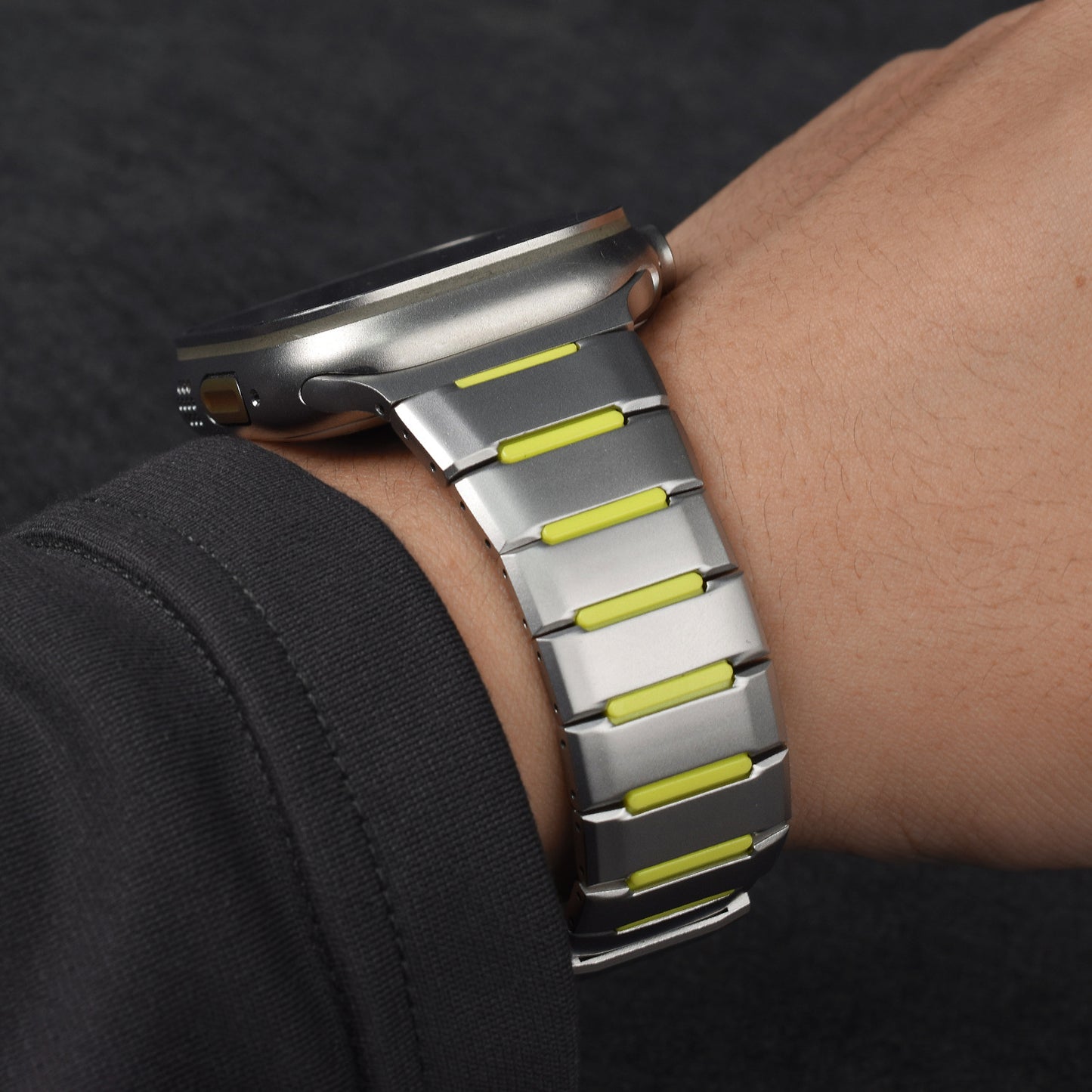 Bracelet Apple Watch acier caoutchouc noir et vert sport