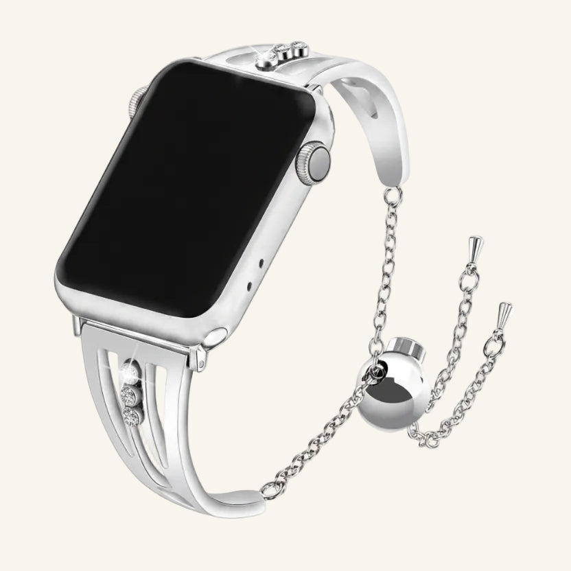 Bracelet Apple Watch acier strass porté au poignet femme