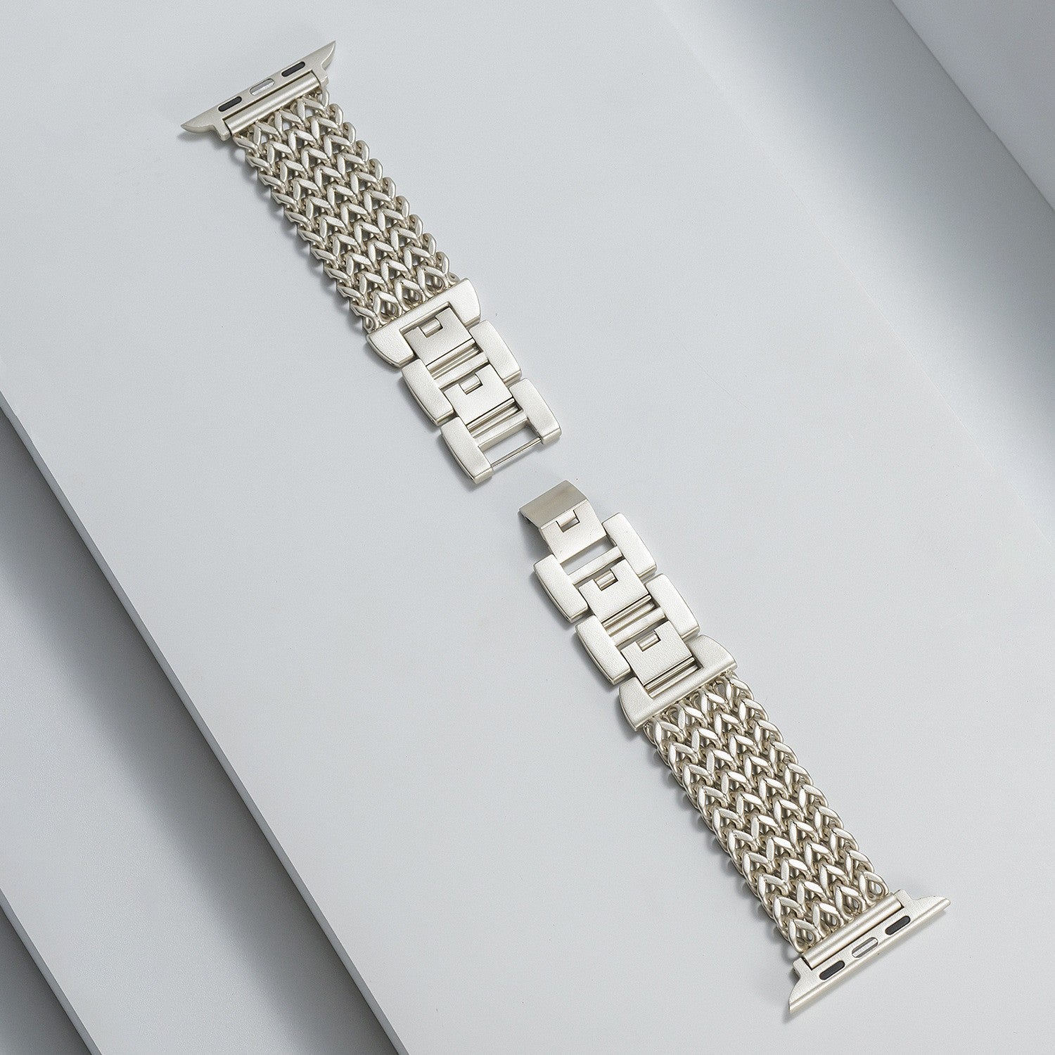 Bracelet Apple Watch acier tressé 4 rangs femme — La Maille Bijou