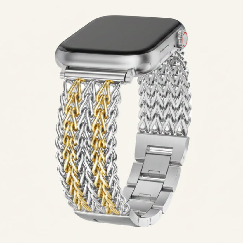 Bracelet Apple Watch acier tressé porté au poignet femme