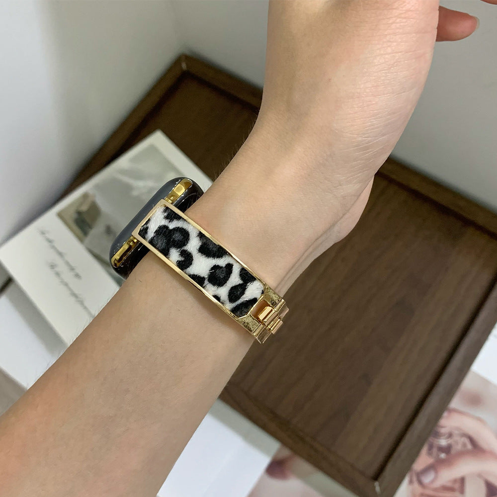Bracelet Apple Watch cuir léopard rose poudré