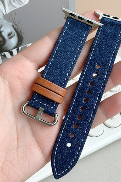 Bracelet Apple Watch denim porté au poignet look casual