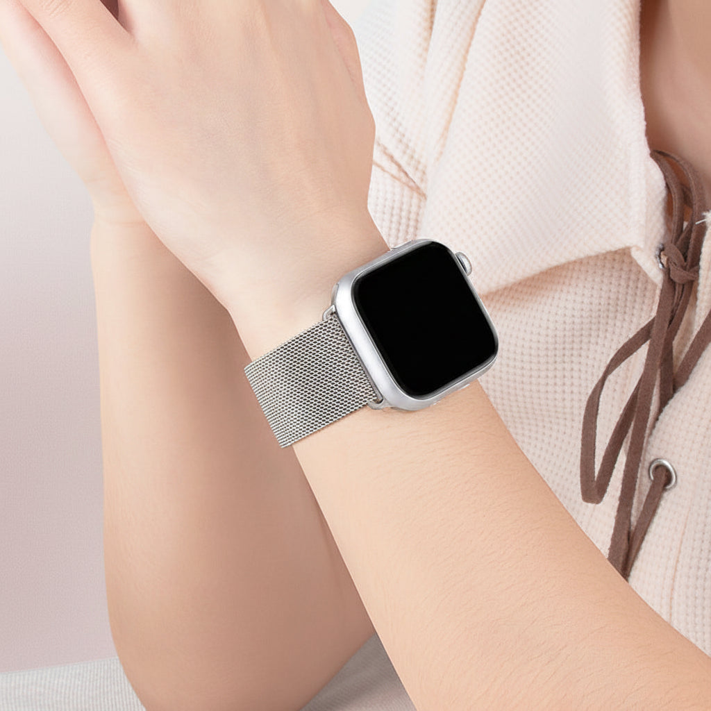 Bracelet Apple Watch maille milanaise magnétique — La Milanaise Iconique