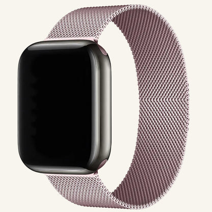 Bracelet Apple Watch maille milanaise porté au poignet fin