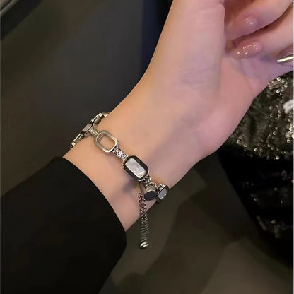 Bracelet Apple Watch coquille or ornée de strass
