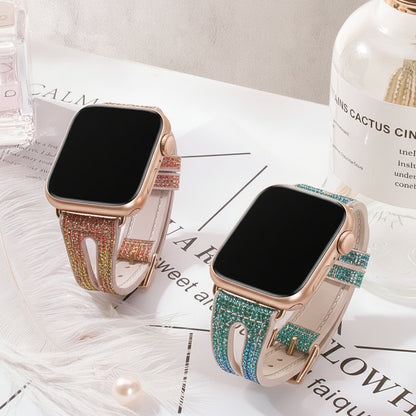Bracelet Apple Watch silicone effet caméléon porté au poignet femme