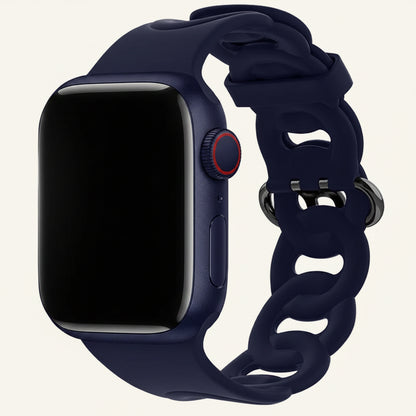 Bracelet Apple Watch silicone résille porté au poignet femme