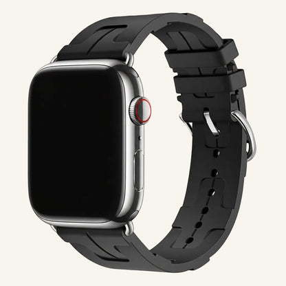 Bracelet Apple Watch silicone sport porté au poignet