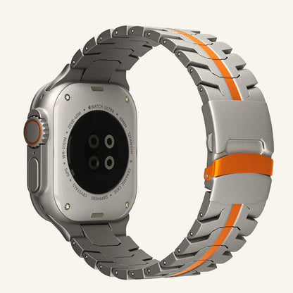 Bracelet Apple Watch titane orange à maillons — Le Colosse