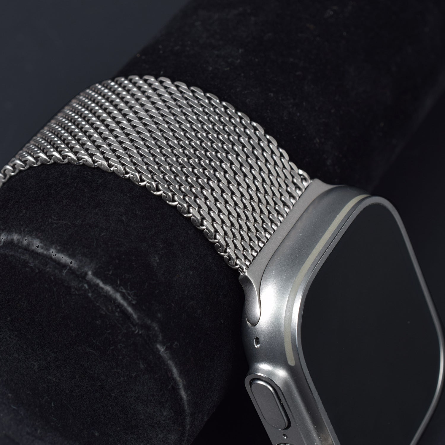 Bracelet titane Apple Watch Le Titane Ultra porté au poignet