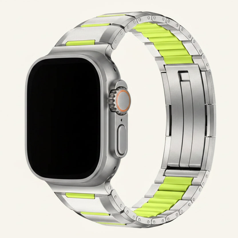 Gros plan sur l'acier et le caoutchouc incrusté du bracelet Apple Watch